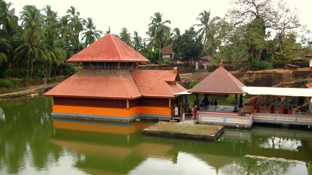 places to visit in kerala august