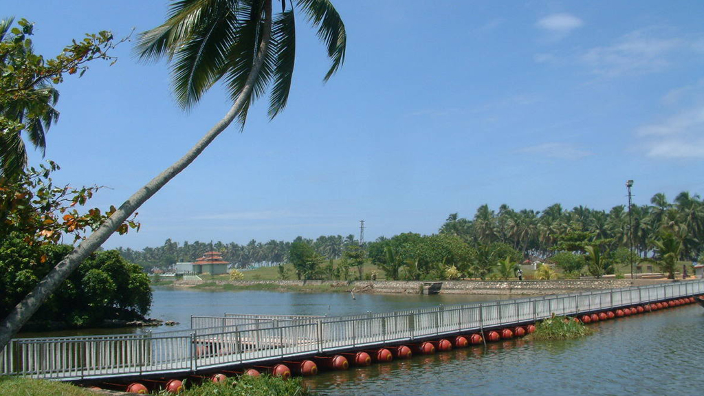 best places to visit kerala in june