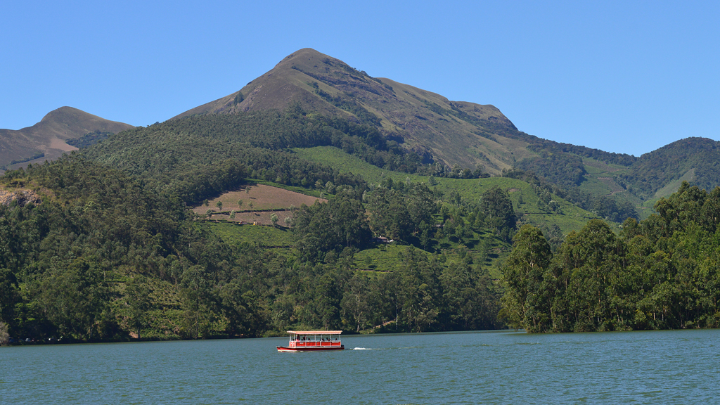 munnar tourism contact number