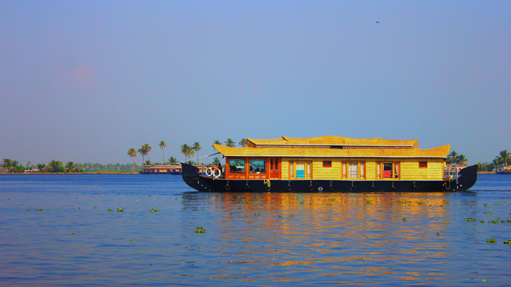 places to visit in munnar and alleppey